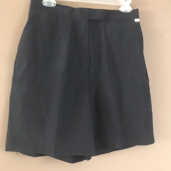 Liz Golf Black Shorts - Picture 6 of 6